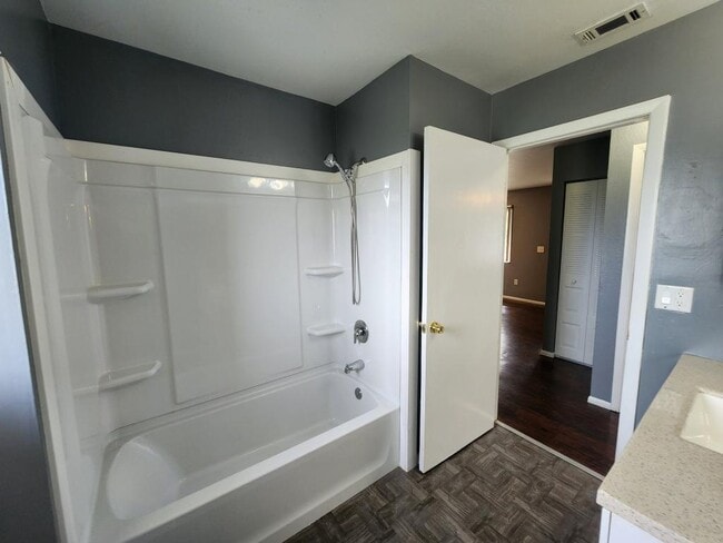 Building Photo - 3985 Avanti Cir