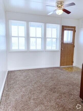 Building Photo - Furnished 2 bedroom