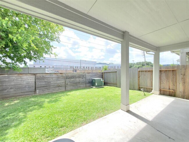 Building Photo - 1526 Beach Oak Dr