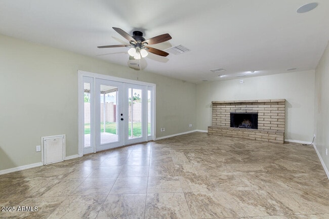 Building Photo - 1968 E Del Rio Dr