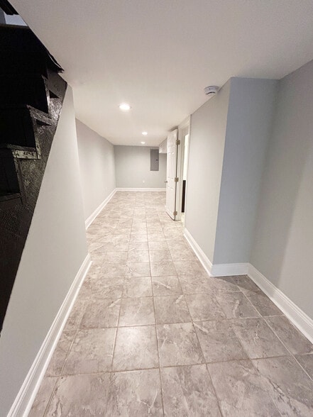 Building Photo - 6223 Hazel Ave