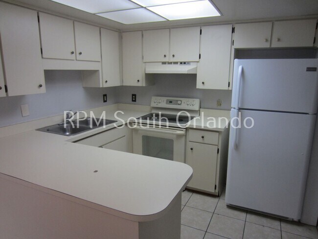 Building Photo - 36 Windtree Ln