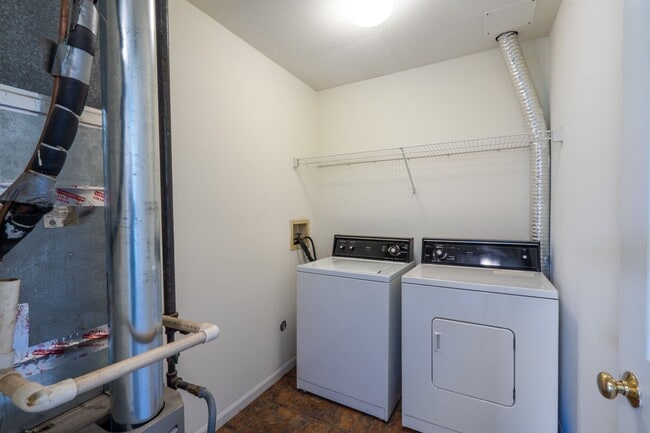 Building Photo - 3515-3517 Prescott Dr.