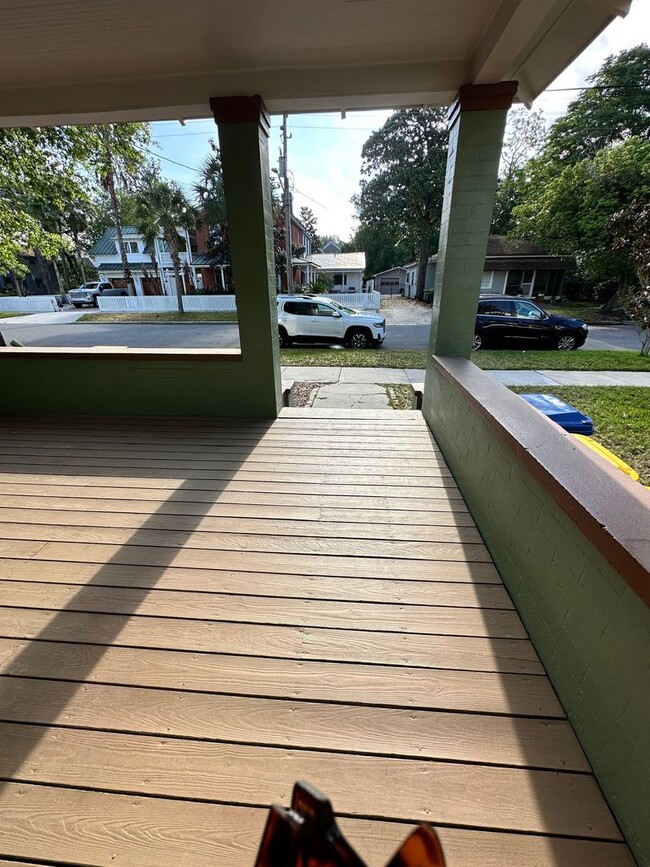 Building Photo - Downtown Fernandina Beach! Sunny 2 Story!