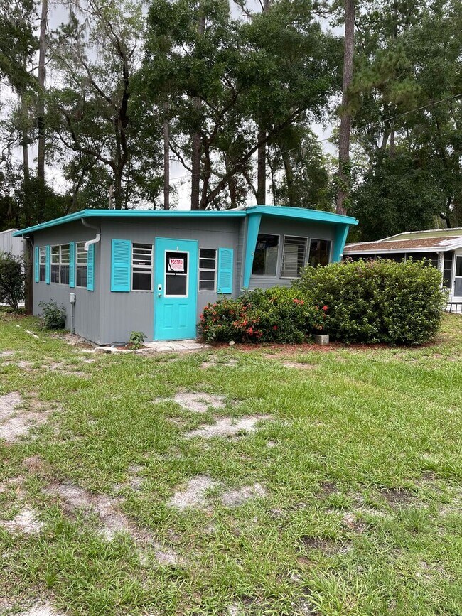 Building Photo - Handyman Special - Mobile Home for Lease o...