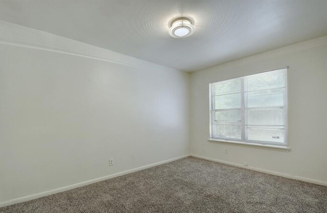 Building Photo - 129 Coleman St