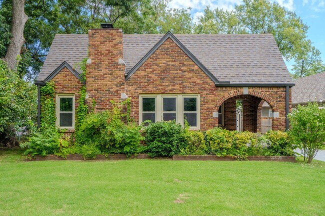 Building Photo - 4103 S Madison Pl