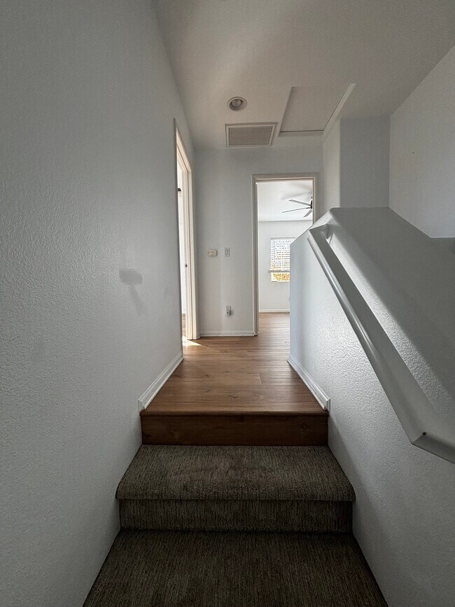 Building Photo - 2727 Bellezza Dr