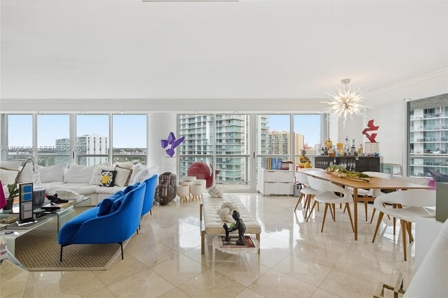 Building Photo - 16500 Collins Ave