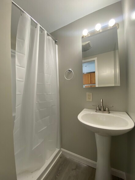 Building Photo - 25 Central Park Ave