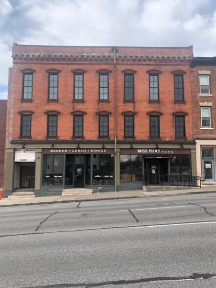 Primary Photo - 508 Brady St