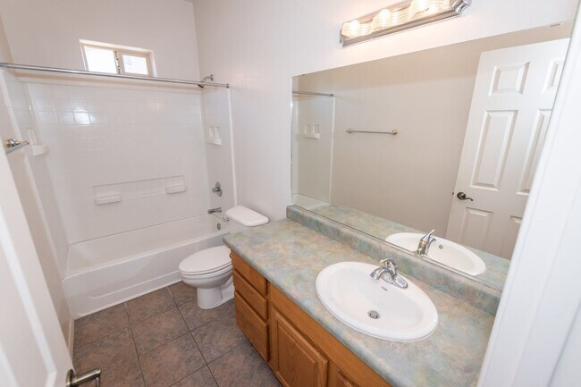 Building Photo - Large Corner Lot Home with 3 Bedrooms, 2 Baths, Central A/C, Washer & Dryer included!