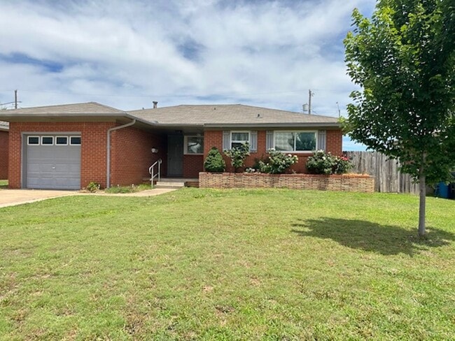 Primary Photo - Harwood Floors - Granite Countertops - Mid...
