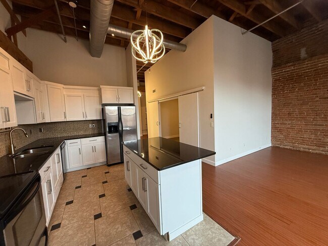 Building Photo - Bonnie Jean Flats