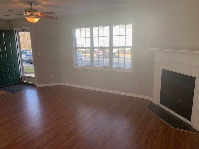 Building Photo - 1205 Cross Creek Cir
