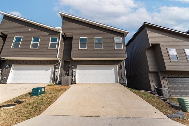 Building Photo - 2179 W Million Ln