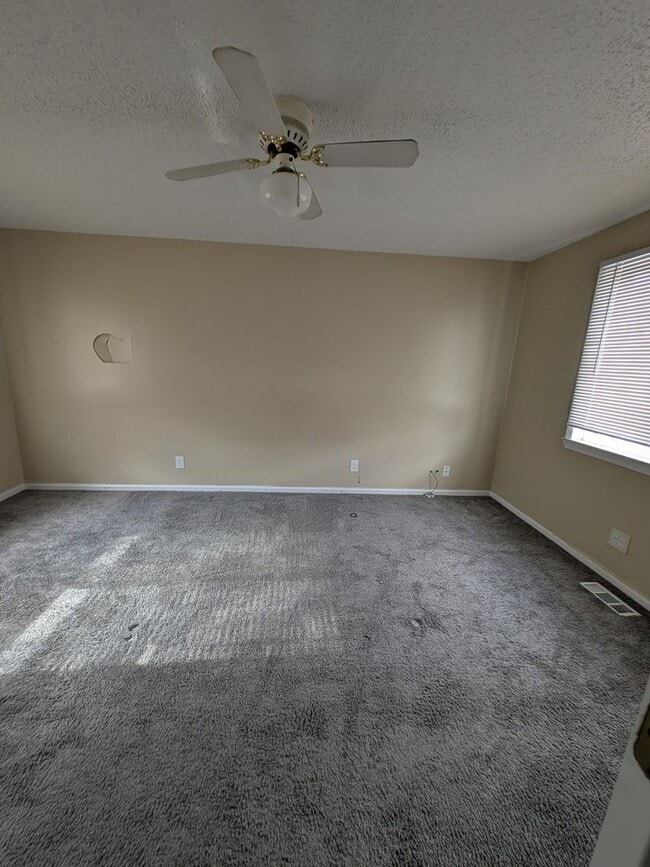 Building Photo - 3 bedrooms 2 bath Garden City