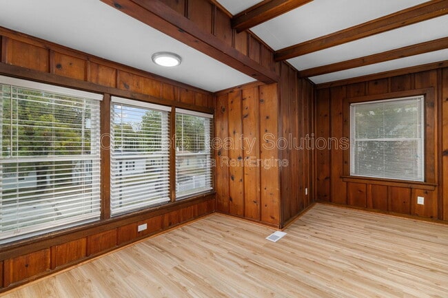 Building Photo - 1821 Korando Ave