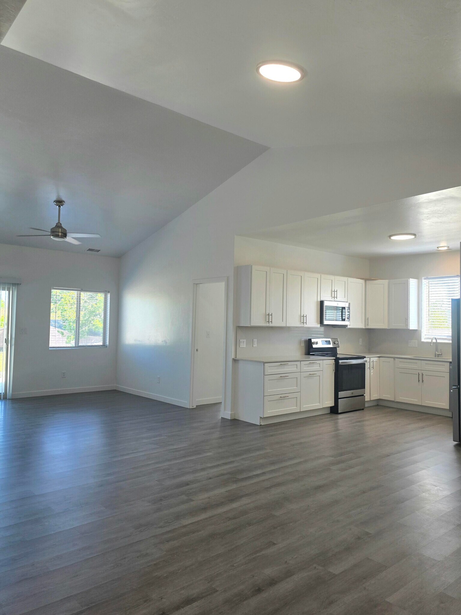 Building Photo - 149 Buena Vista Dr