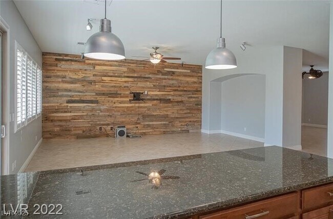 Building Photo - 4935 N Moncada Way