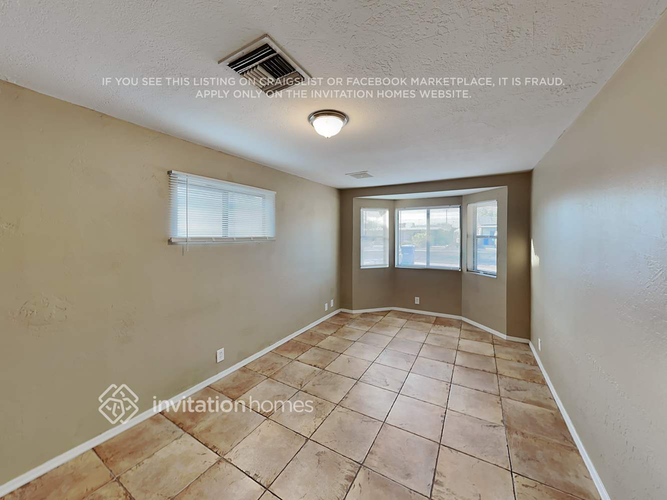 Building Photo - 1215 E Winter Dr