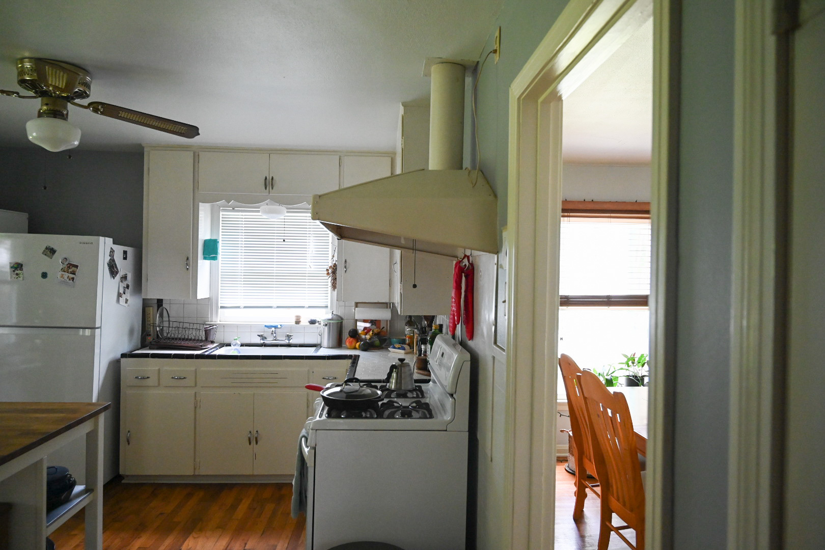 kitchen - 2320 Lafayette Ave