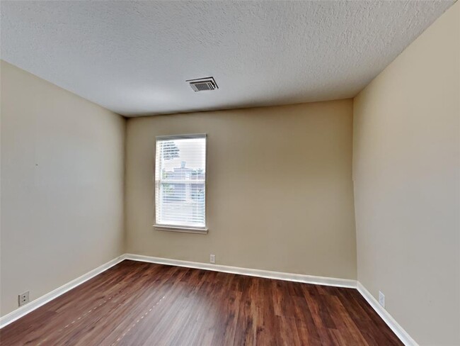 Building Photo - 18322 Valiant Brook Ct