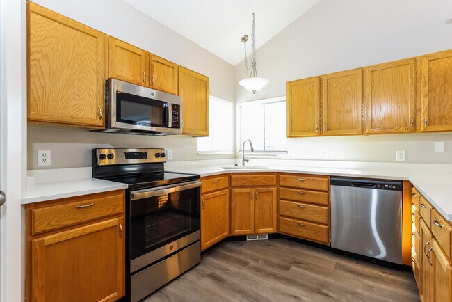 Building Photo - 7332 S Jasper Hill Dr