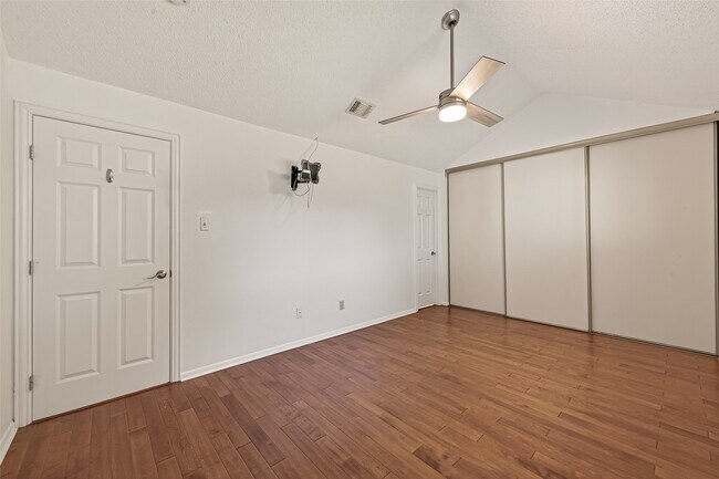 Building Photo - 2510 Old Fort Rd