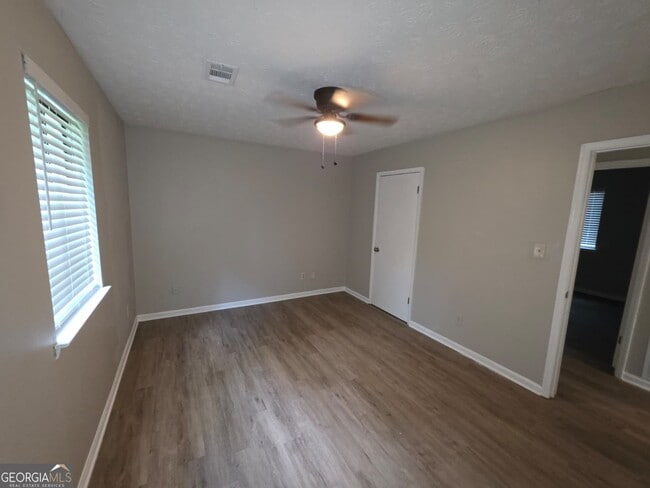 Building Photo - 6627 Bent Creek Dr