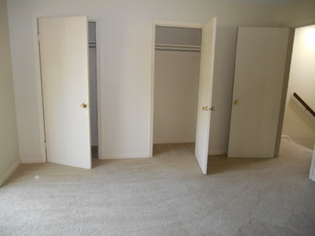 Building Photo - Townhouse For Rent