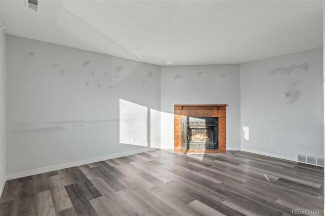 Building Photo - 3445 Cochran Dr