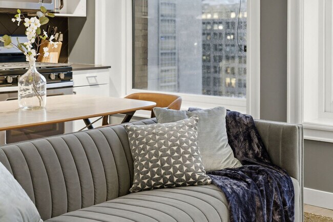 Building Photo - 417 S Dearborn St