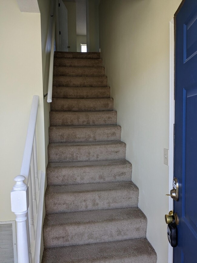 Building Photo - 2411 Carnation Dr