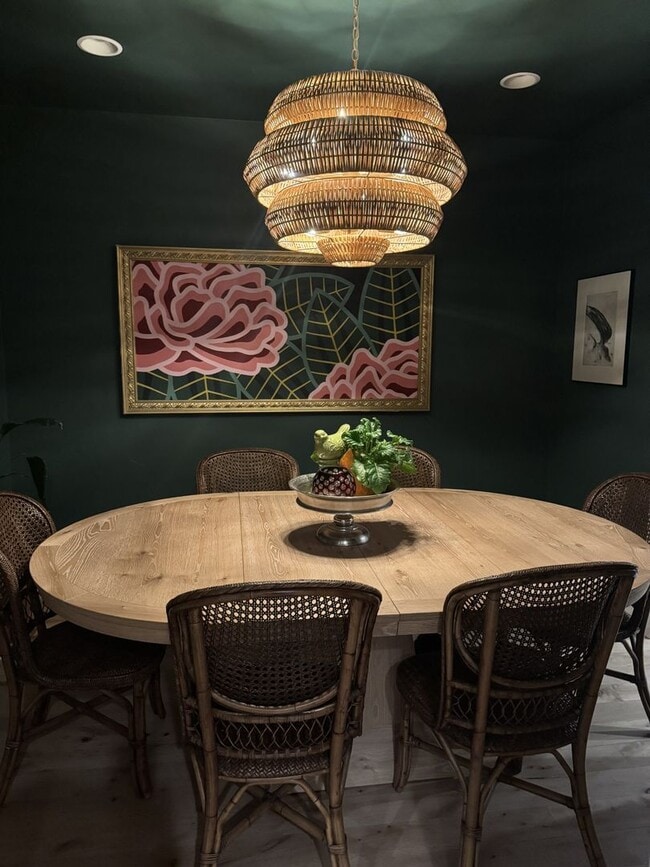 Building Photo - Winter Getaway: Large, Cozy Mountain Modern Home