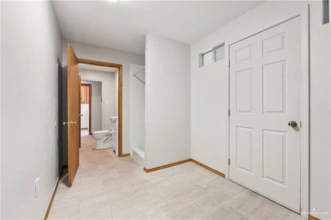 Building Photo - 29 Rio Grande Dr