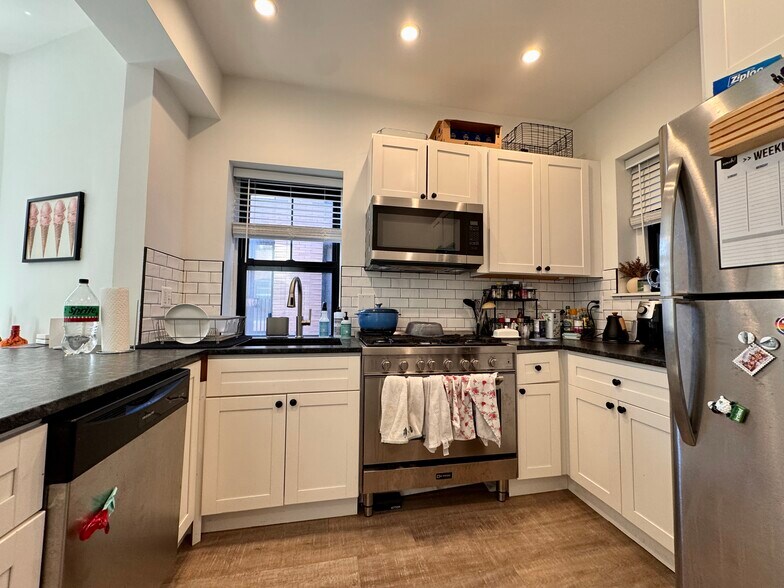 Building Photo - 1510 Tremont St