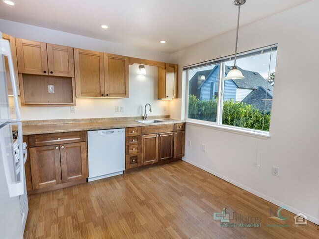 Building Photo - 849 1st Ave