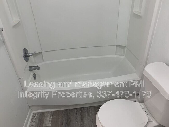 Building Photo - 105 Meaux Blvd Apt 9