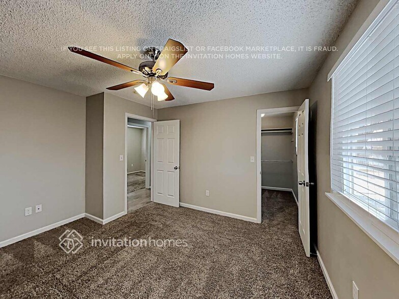 Building Photo - 15735 E Brown Ave