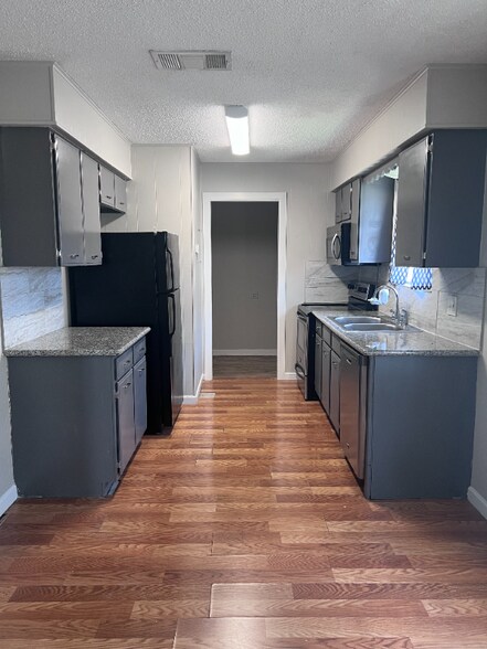 Building Photo - 205 Oelkers Dr