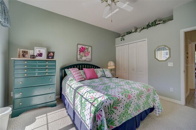 Building Photo - 2234 Fenton Ave