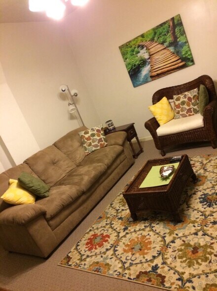 Building Photo - 154 Pearl St