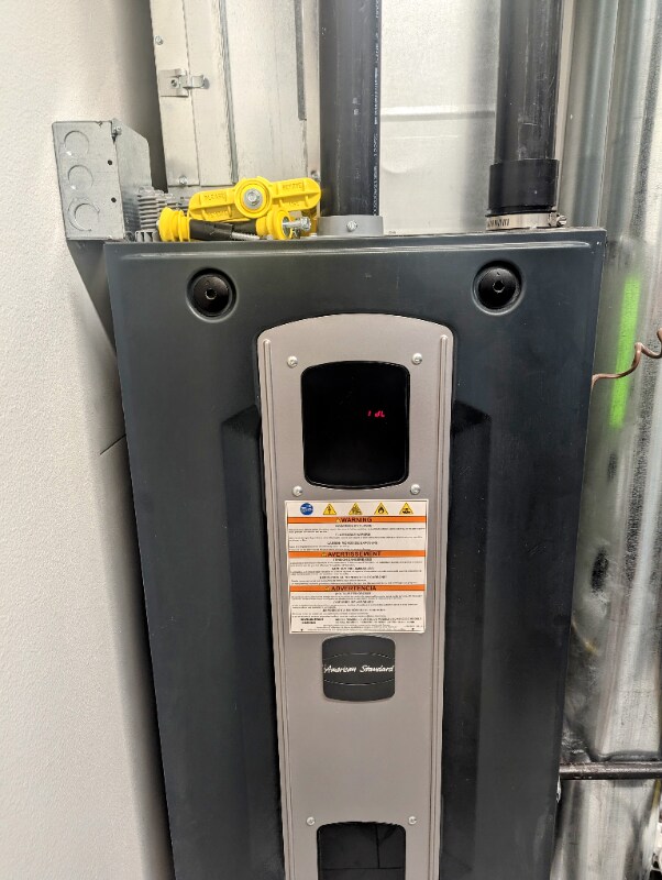 Building Photo - 957 W 12th Ave