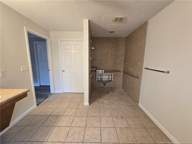 Building Photo - 1606 Gilmore St