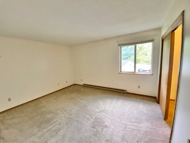 Building Photo - 2 Bedroom Condo in Williston VT Available ...