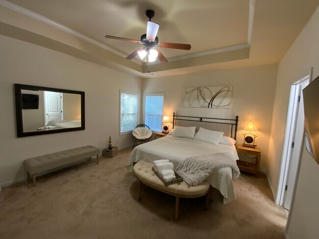 Building Photo - 2642 Dayview Ln