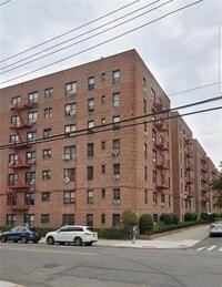 Building Photo - 2400 E 3rd St