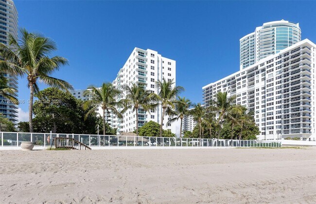 Building Photo - 3001 S Ocean Dr
