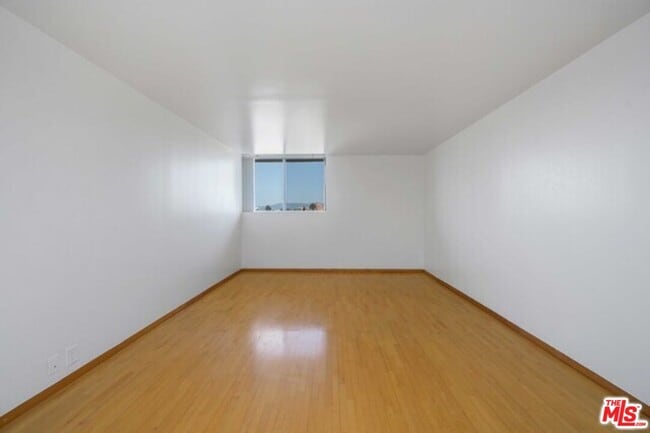 Building Photo - 10535 Wilshire Blvd